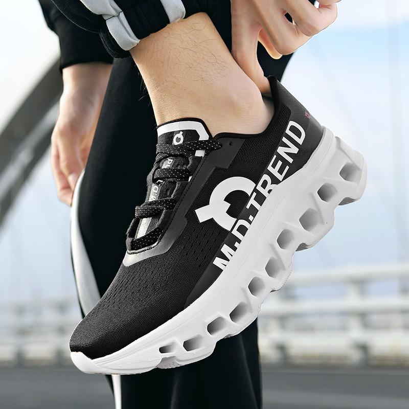 Thick Soled Raised Round Head Canvas Sports and Leisure Shoes with Versatile Design, Anti Slip and Breathable Board Shoes