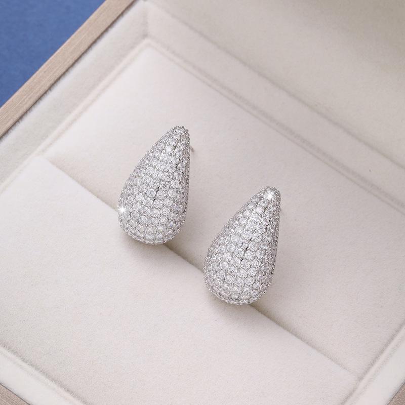 Elegant Teardrop Micro-Pave Diamond Stud Earrings for Women - Luxurious and Sparkling Accessories