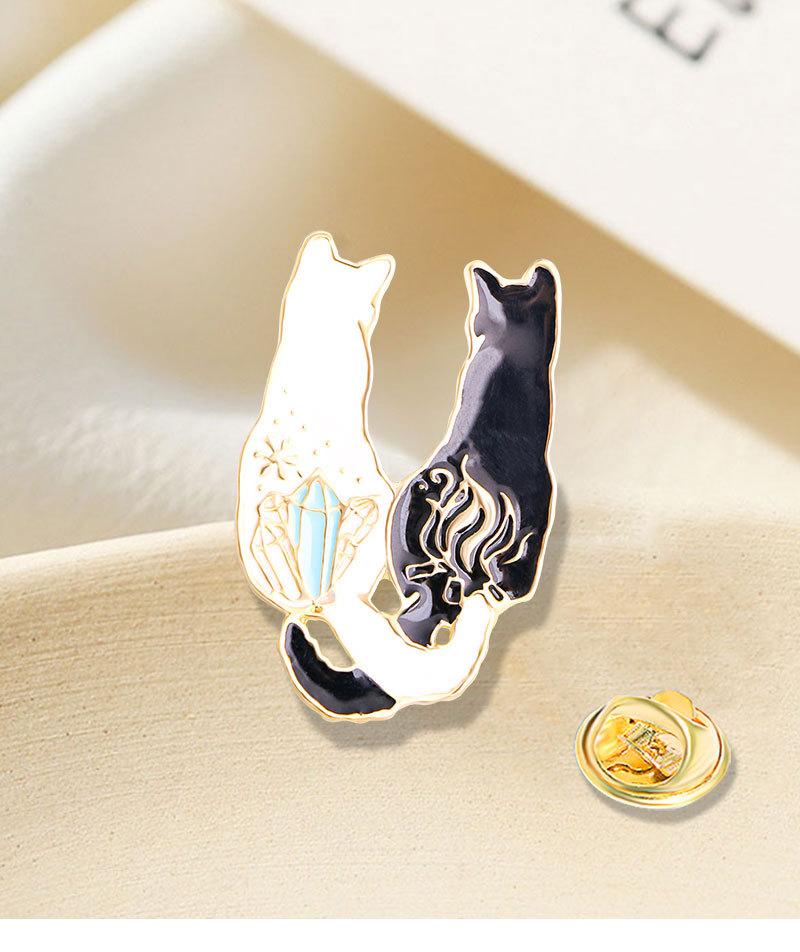 Broches de télévision en Carton pour femmes, broches de luxe en forme de chat mignon, couleur or jaune, en alliage émaillé, épingles de sécurité pour animaux