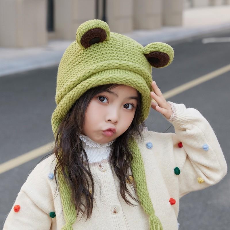 Baby Knitted Hat With Cartoon Frog Pattern And Cozy Insulation For Cold Weather