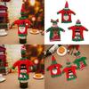 Funda para Botella de Vino de Suéter Navideño con Diseño Festivo Hecho a Mano en Colores Rojo y Verde
