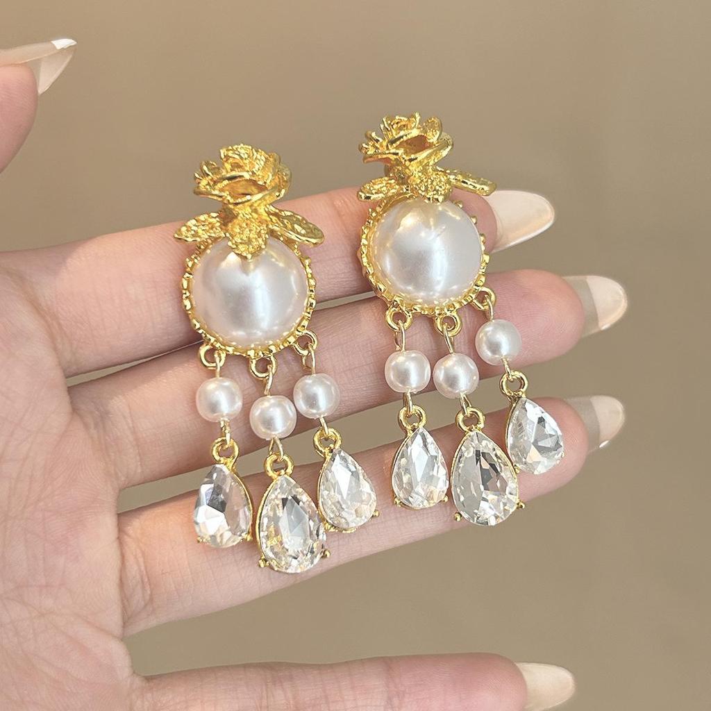 Retro Geometric Rhinestone & Pearl Drop Earrings – Luxurious, Statement Design