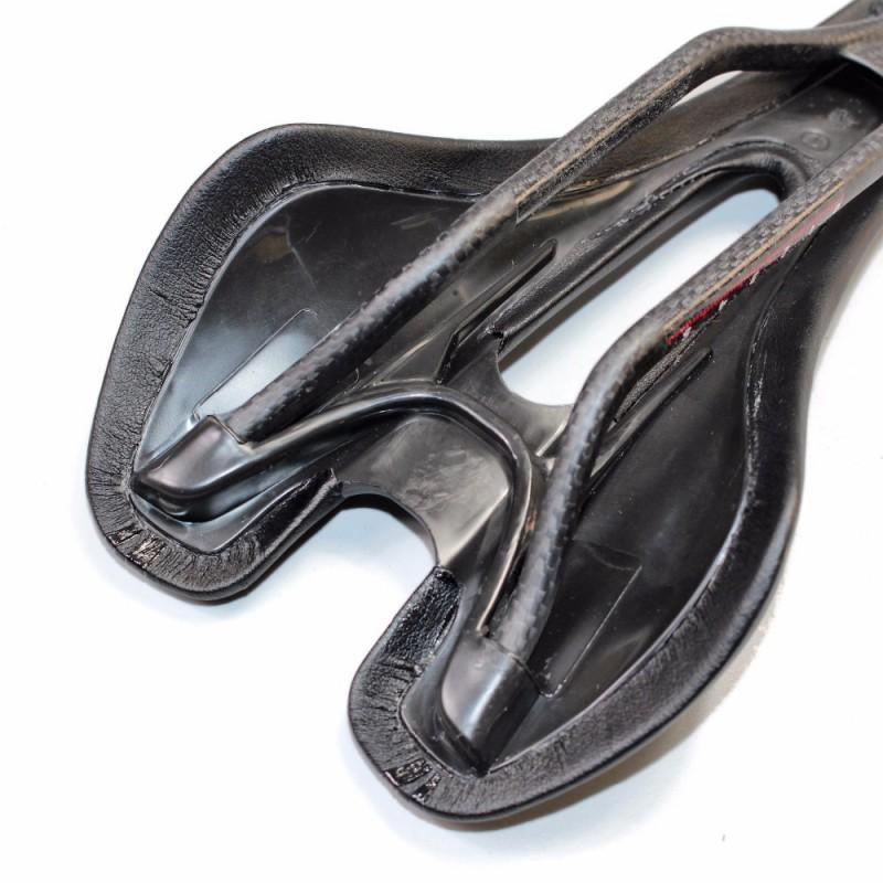 Ultra-Lightweight Bicycle Saddle Road Mountain Bikes Hollow Design With Gel Padding Carbon Fiber Rail