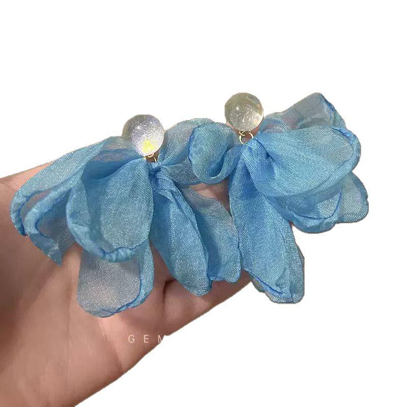 Resort-Style Beaded Stud Earrings: Handmade, Versatile, and Perfect for Spring and Summer with an Exquisite, Elegant Touch.