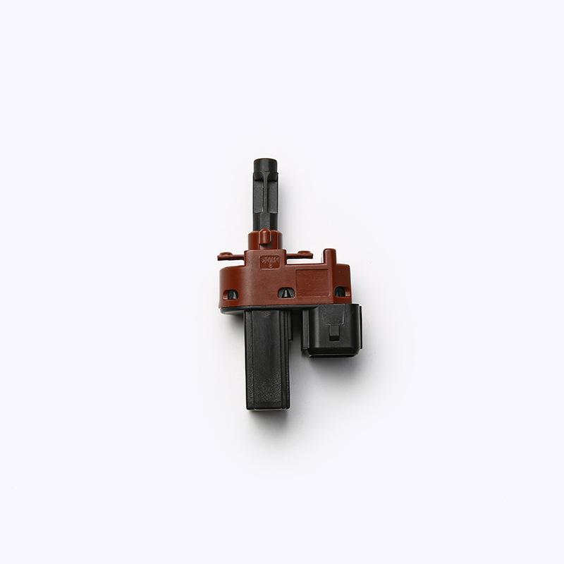 Compatible Clutch Switch for Mazda 2S6T7C534AA/GJ6A-66-49YA/9C197C534AA