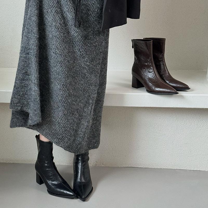 Pointed boots short boots women's new autumn and winter women's boots niche thin boots design thick heel high heel short boots