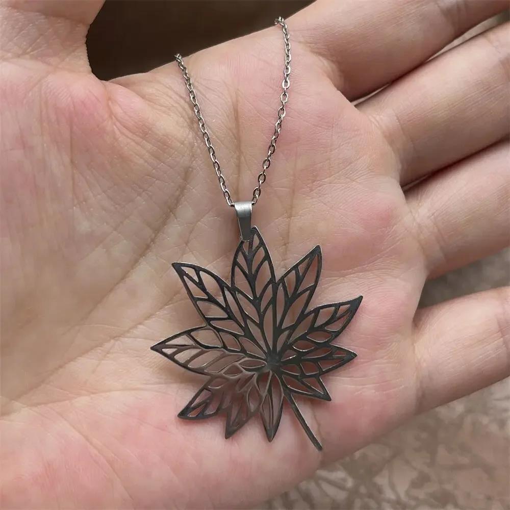 Vintage Maple Leaf Fashion Jewelry Plant Stainless Steel Leaves Necklace for Girl Women Bijoux Exquisite Gift