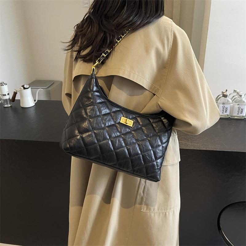Underarm bag women's large-capacity 2025 new summer niche diamond chain bag fashionable shoulder crossbody small square bag