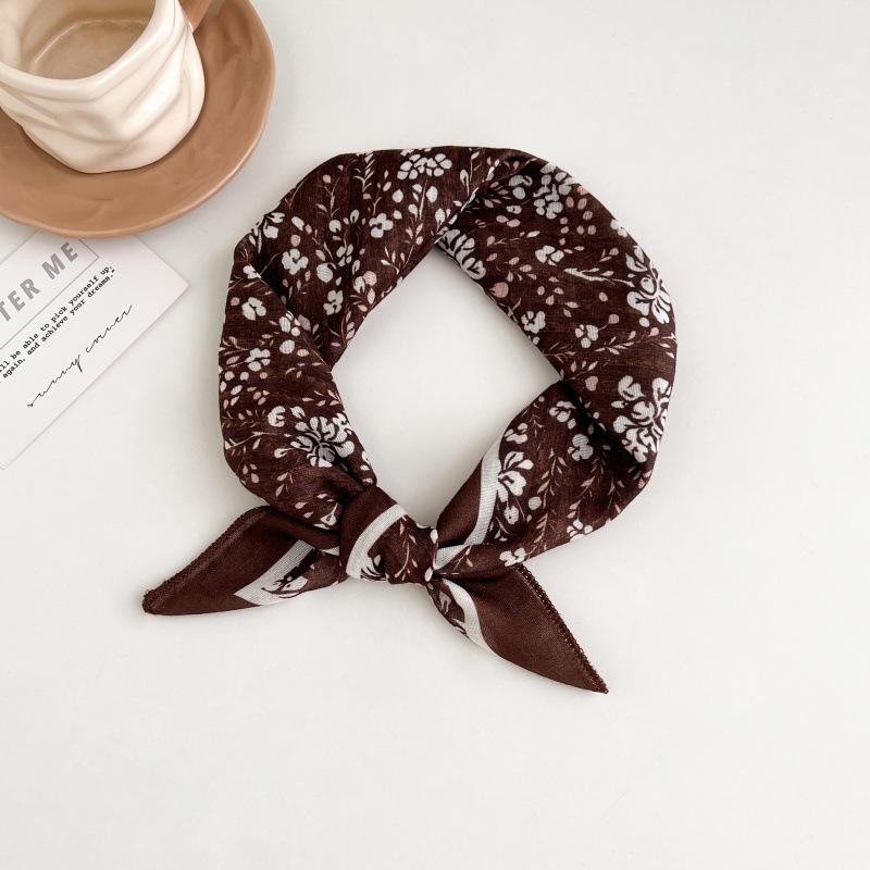 Polka dot silk scarf women's spring and summer new Korean ins versatile neck protection scarf fashion headscarf square scarf silk scarf