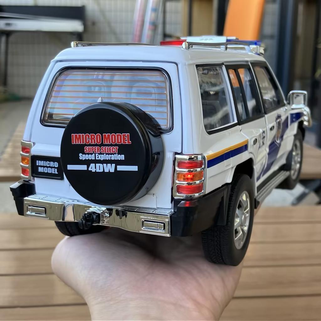 1:18 Mitsubishi Pajero Montero Sport SUV Alloy Metal Diecast Model Car Home Trendy & Desktop Display Ornament Birthday Gift Toys
