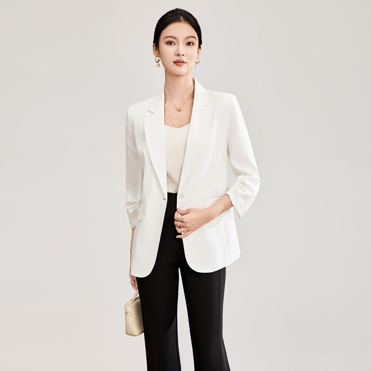 

Nanyou Spring Women s Suit Jacket: High-Intelligence, Waist-Cinched, Pearl Button, Pleated, Three-Quarter Sleeve, Professional Style Medium