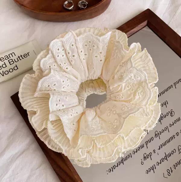 Elegant 2025 French Lace Scrunchie – Four-Layer Design for Stylish Low Ponytails and Buns