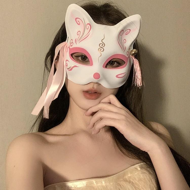 Halloween mask costume party with makeup costume-cosmetically transformed face mask, costume accessories,half-face lace-edged feather headpiece,mask