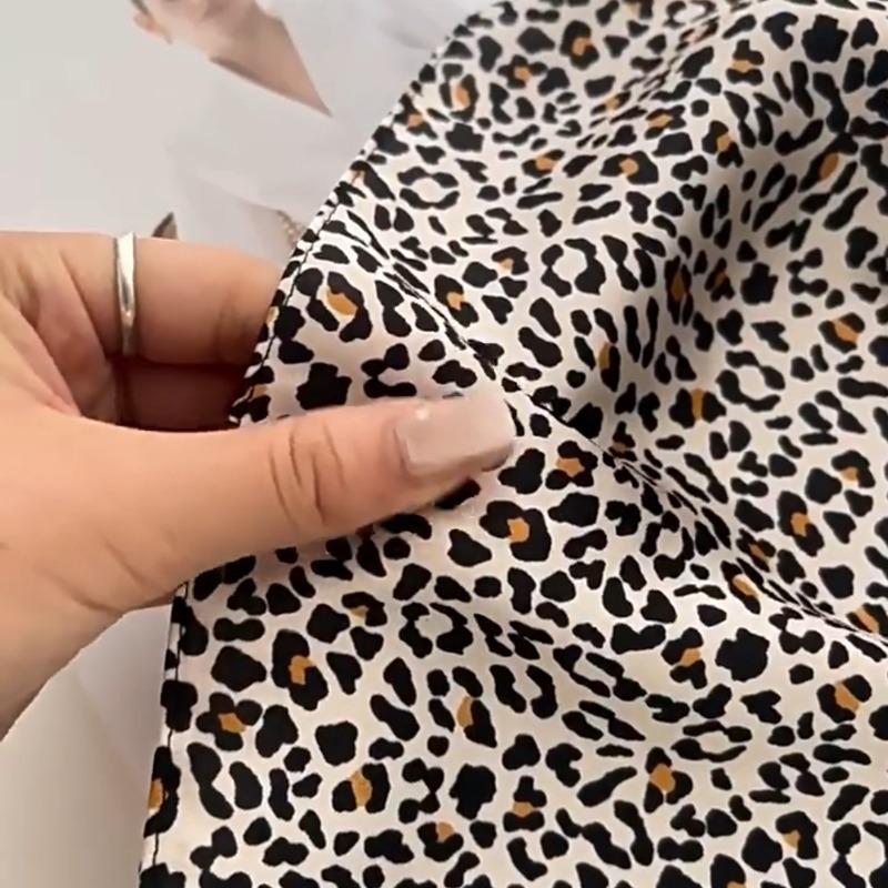 68cm Retro Leopard Print Scarf Women Spring and Summer New Imitation Silk Scarf Retro Versatile Clothes Bag Accessories Scarfs
