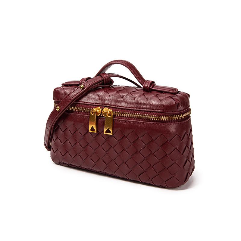 Handmade Woven Crossbody Tote - Stylish Single Shoulder Bag with Niche Design, Perfect for Practical Use.