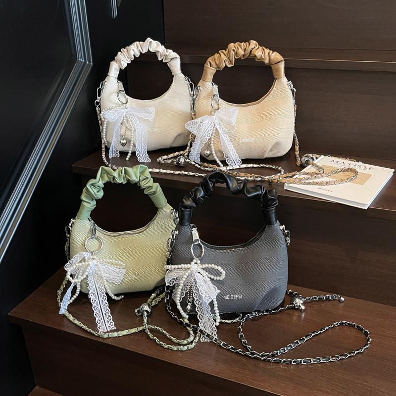 Dumpling Shape Pu Clutch Bag With Zipper Closure And Chain For Casual Day Out