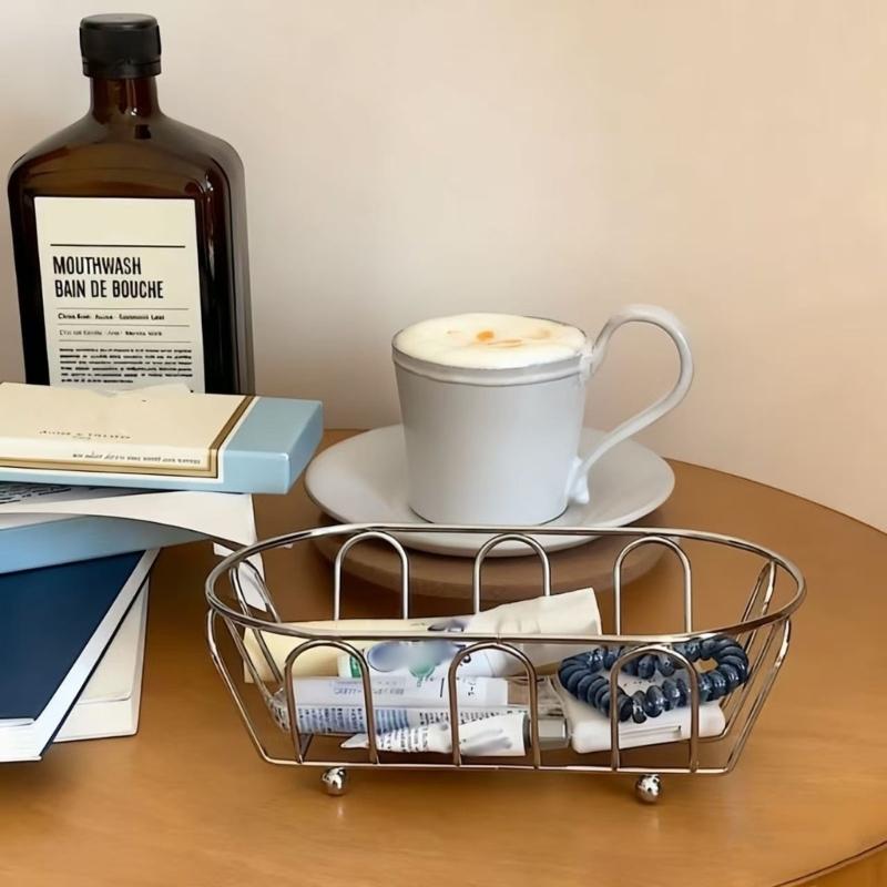 Multifunctional Decorative Metal Wire Basket For Kitchen Countertop Desk Organizer And Fruit Vegetable Drainer