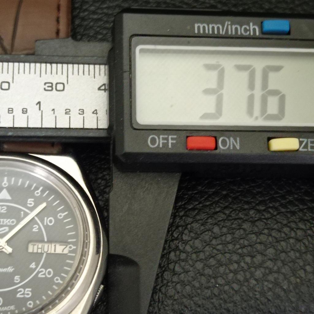 AUTOMATIC 7009A VINTAGE SEIKO 5 JAPAN MENS BLACK COLOR DIAL WATCH a701541-5 R206b-a701541