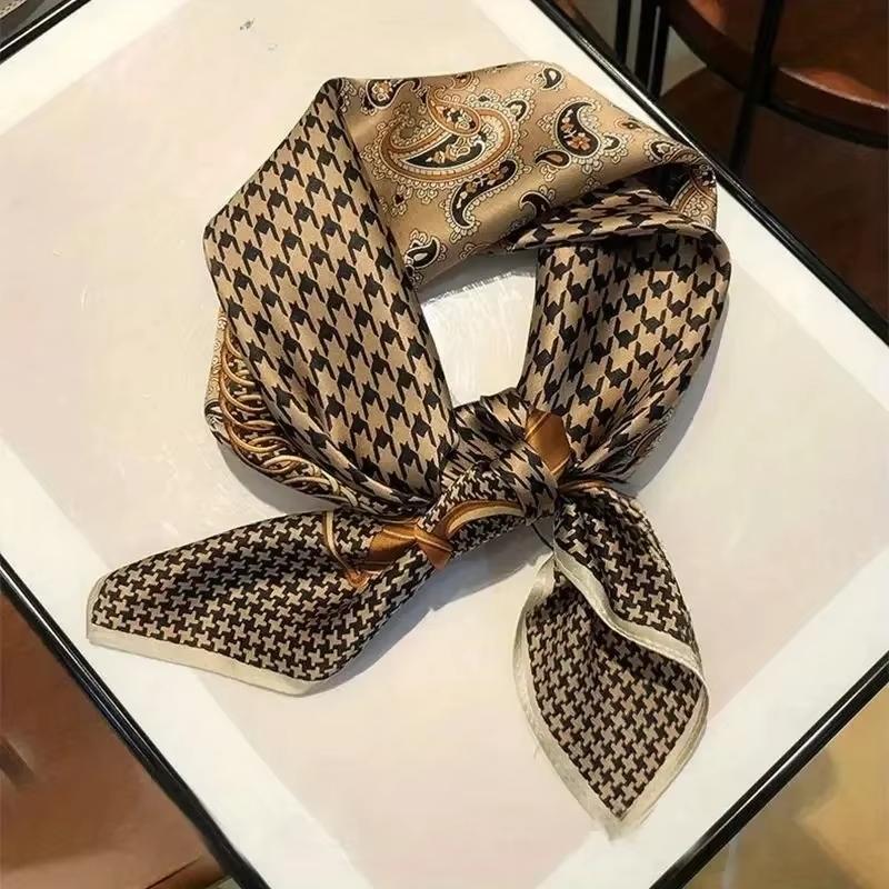 Nieuwe Elegante Zachte Satijnen Vierkante Sjaal Voor Vrouwen Stijlvolle Ronde Ring Print Veelzijdige Bandana Elegante Zonwerende Hoofddoek 70x70cm gray