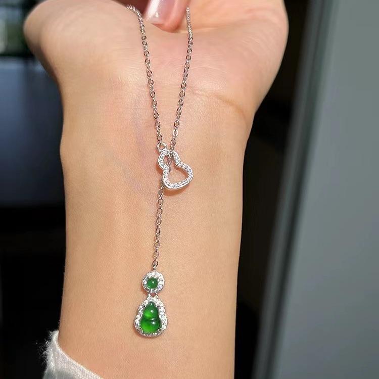 Yan Yu 2024 Double Ring Green Gourd Necklace: Chinese-Style Luxury Clavicle Chain for Women