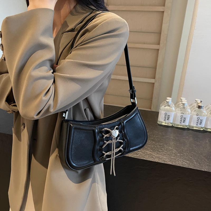 Popular Messenger Bag, Super Fire Shoulder Armpit Bag, Premium Retro Design Locomotive Bag