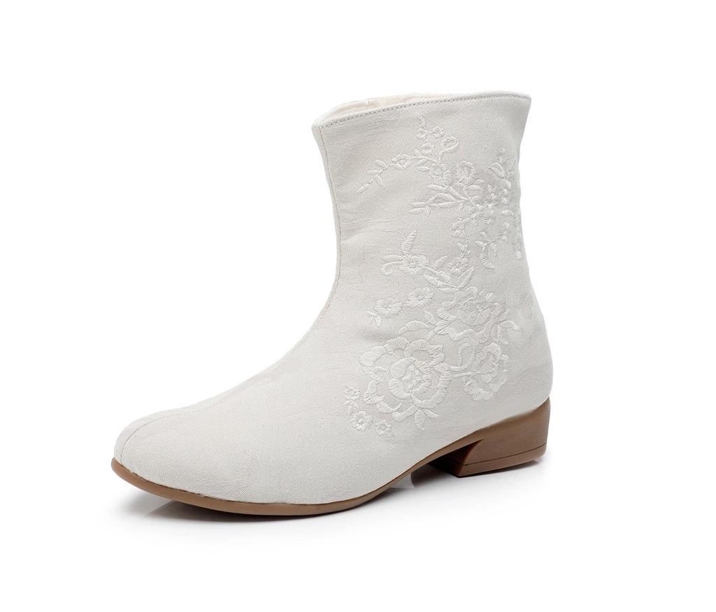 2025 Autumn/Winter Retro Ethnic Embroidered Chunky Heel Mid-Calf Women's Ankle Boots