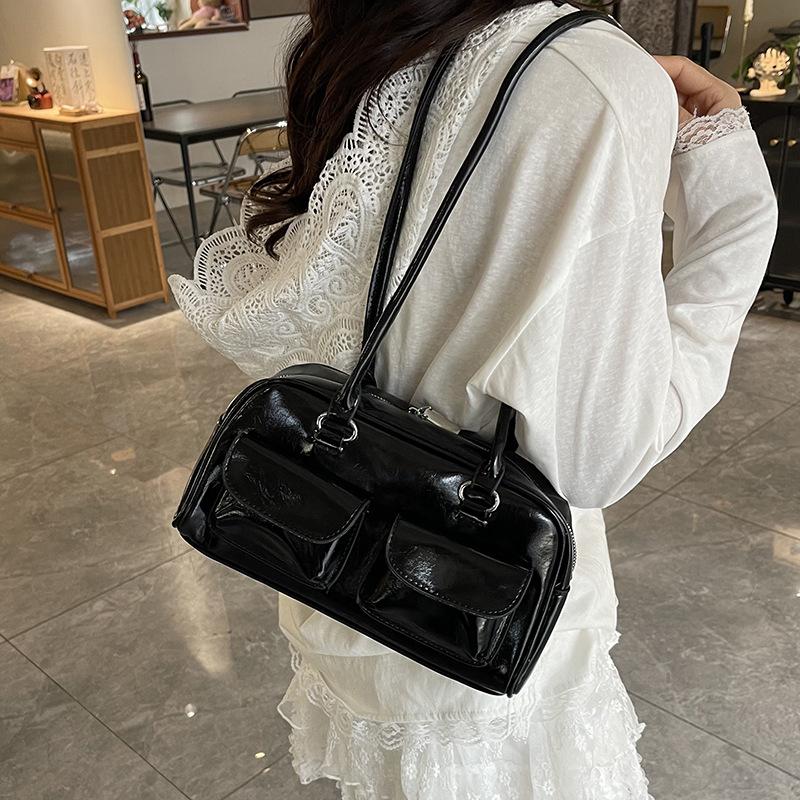 Korean Version of Niche Shoulder Bag 2025 New Fashion Splicing Hand Bag Women's Foreign Style Versatile Underarm Pillow Bag Tide
