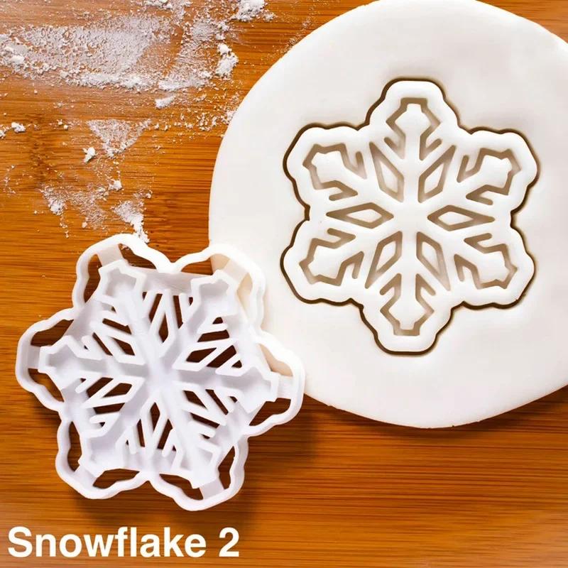 

2022 New Christmas Snowflake Cookie Cutters Plastic DIY 3D Cartoon Pressable Biscuit Stamp Chocolate Mold Cake Decorating Tools