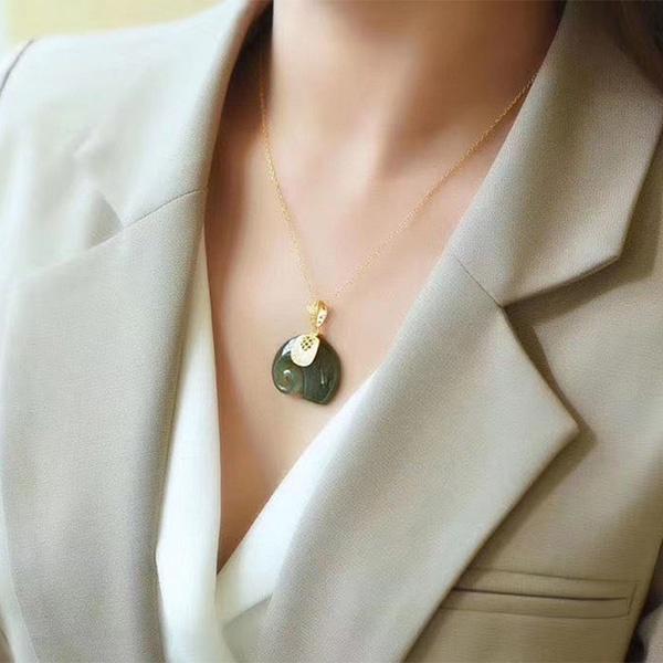 Small Elephant Necklace for Women, Ethnic Style Attracts Wealth and Auspicious Elephant Pendant, Temperament Clavicle Chain.