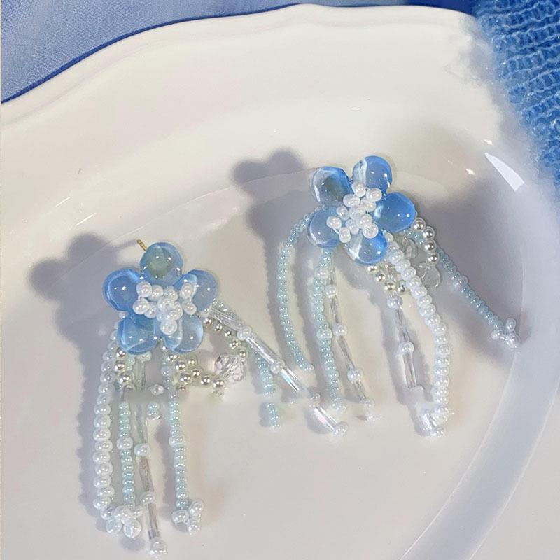 

Серьги-гвоздики с кисточками из смолы, с цветком, бантом, стеклянными бусинами и жемчугом, синие, маленькие, свежие серьги, серьги в отпускном стиле