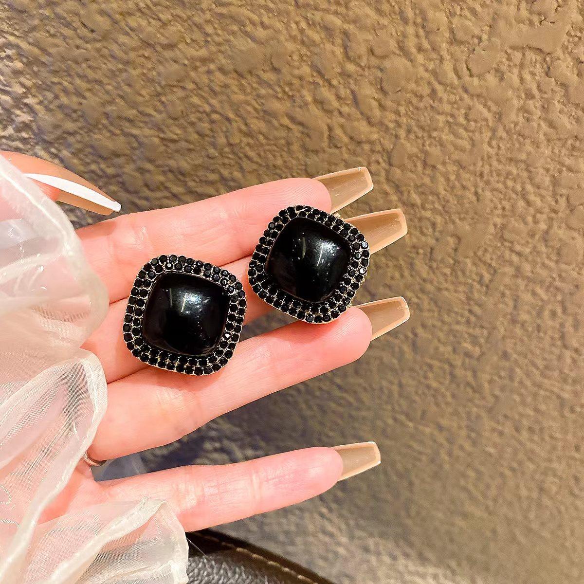 

Французские элегантные бежевые серьги премиум-класса с треснутыми двухслойными стразами 1 pair чёрный