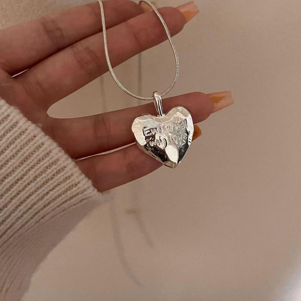 Funny Smooth Surface Metallic Cartoon Horse Flower Pendant Necklaces for Women Long Adjustable Wax Rope Chain Chokers