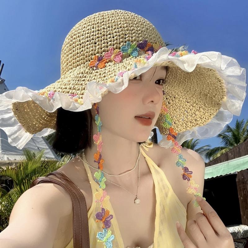 

Sweet and colorful butterfly ribbon straw hat for women, summer seaside vacation style, large brim sun protection hat, foldable hat Free size