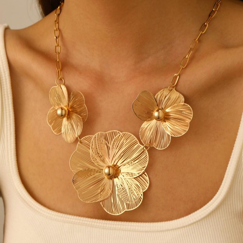 Elegant Hollow Floral Earrings Necklace Set Women Alloy Jewelry Minimalist Chic Accessories