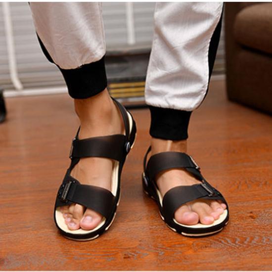 Jarní a letní sandály, pánské pantofle, pánský módní trend, koupelnové interiérové a exteriérové chladné pantofle, protiskluzová měkká podrážka, rovné pantofle