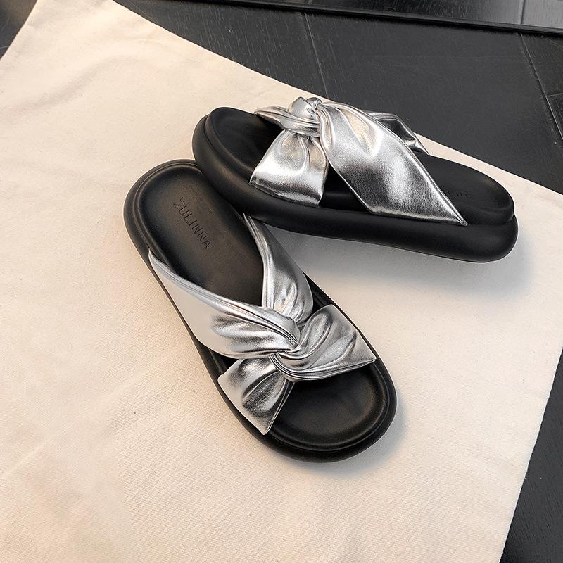 Slippers women's new cross-strap one-word casual beach thick-bottomed cool slippers women's summer wear with skirts