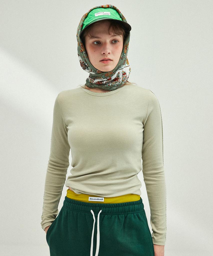 BETWEEN A AND B Peacoat Stitch Round Neck T-Shirt [Olive]