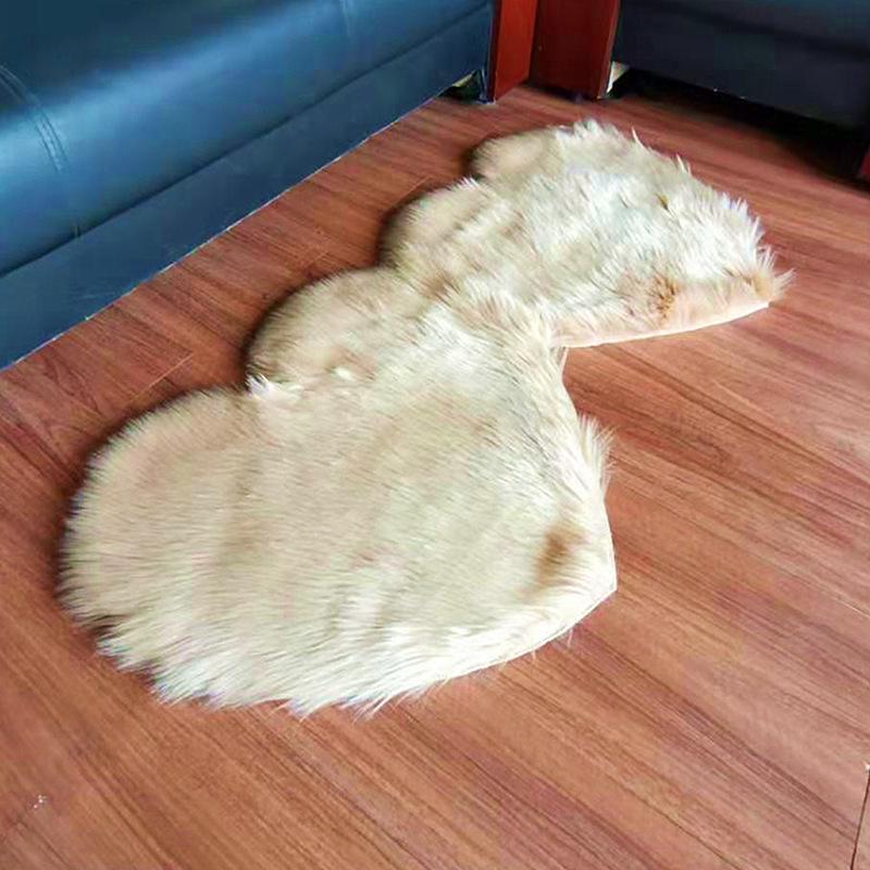 Double Heart Plush Imitation Wool Floor Mat for Living Room or Bedroom