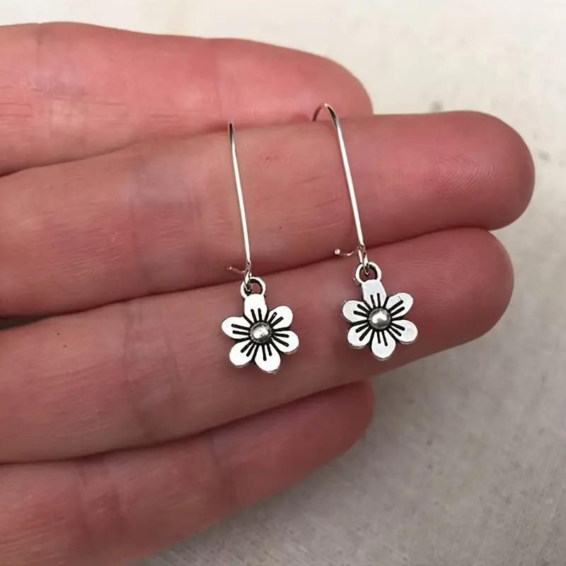 Antique Silver Daisy Pendant Earrings - Women's Cute Fashion Jewelry