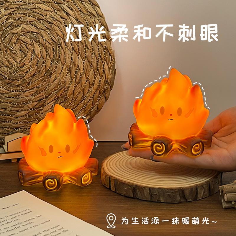 Lagerfeuer-Nachtlicht LED Elektronisches Kerzenlicht Dekoratives Atmosphärenlicht Senden Sie Kindern Weihnachtsgeschenke Schreibtischdekorationen