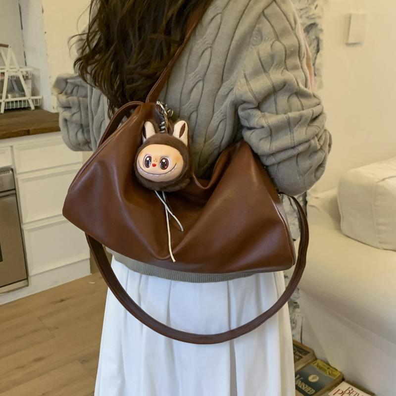 Retro bag women's large capacity 2025 new autumn and winter versatile shoulder messenger bag popular commuter pillow bag this year