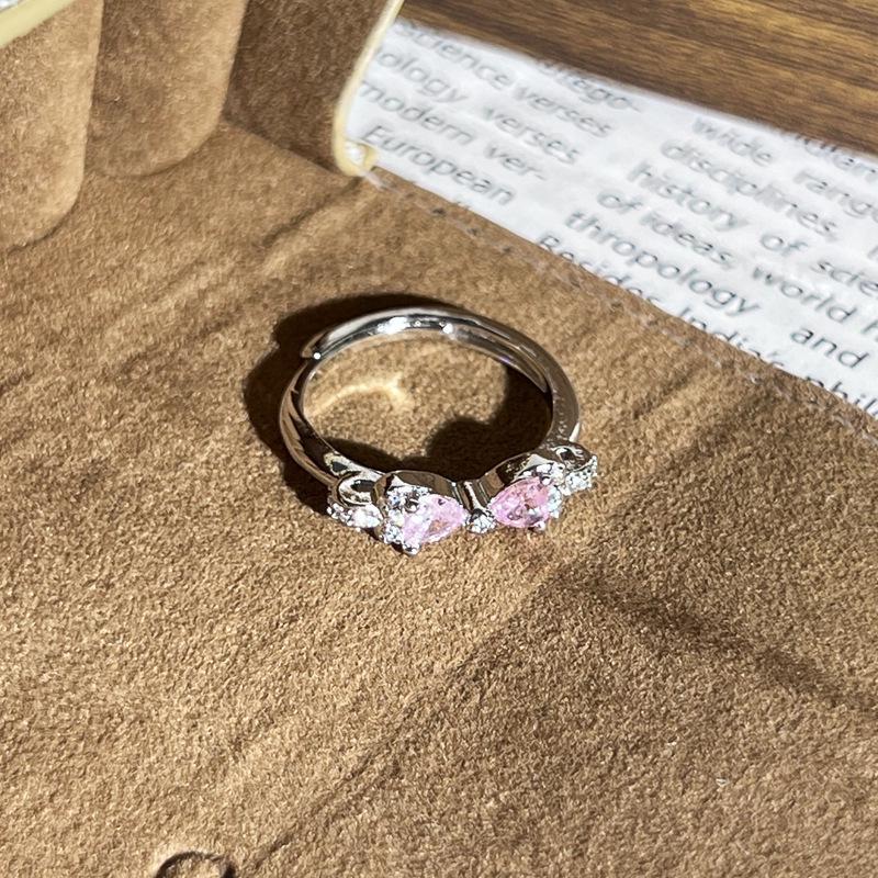 Exquisite Pink Diamond Butterfly Open Ring in Korean Style - Trendy, Versatile Fashion for Women