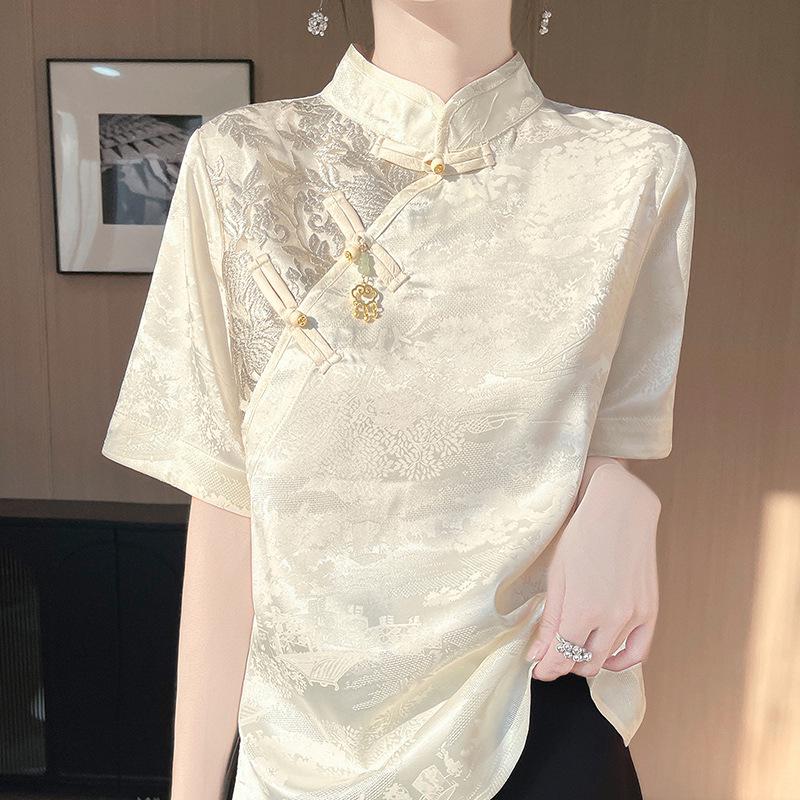 Tricou de damă din jacard satinat cu guler înalt și nasture broască, Primăvara/Vara 2025