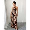 Sommer-Neckholder-Jumpsuit mit abstraktem Print und Bindegürtel, weites Bein