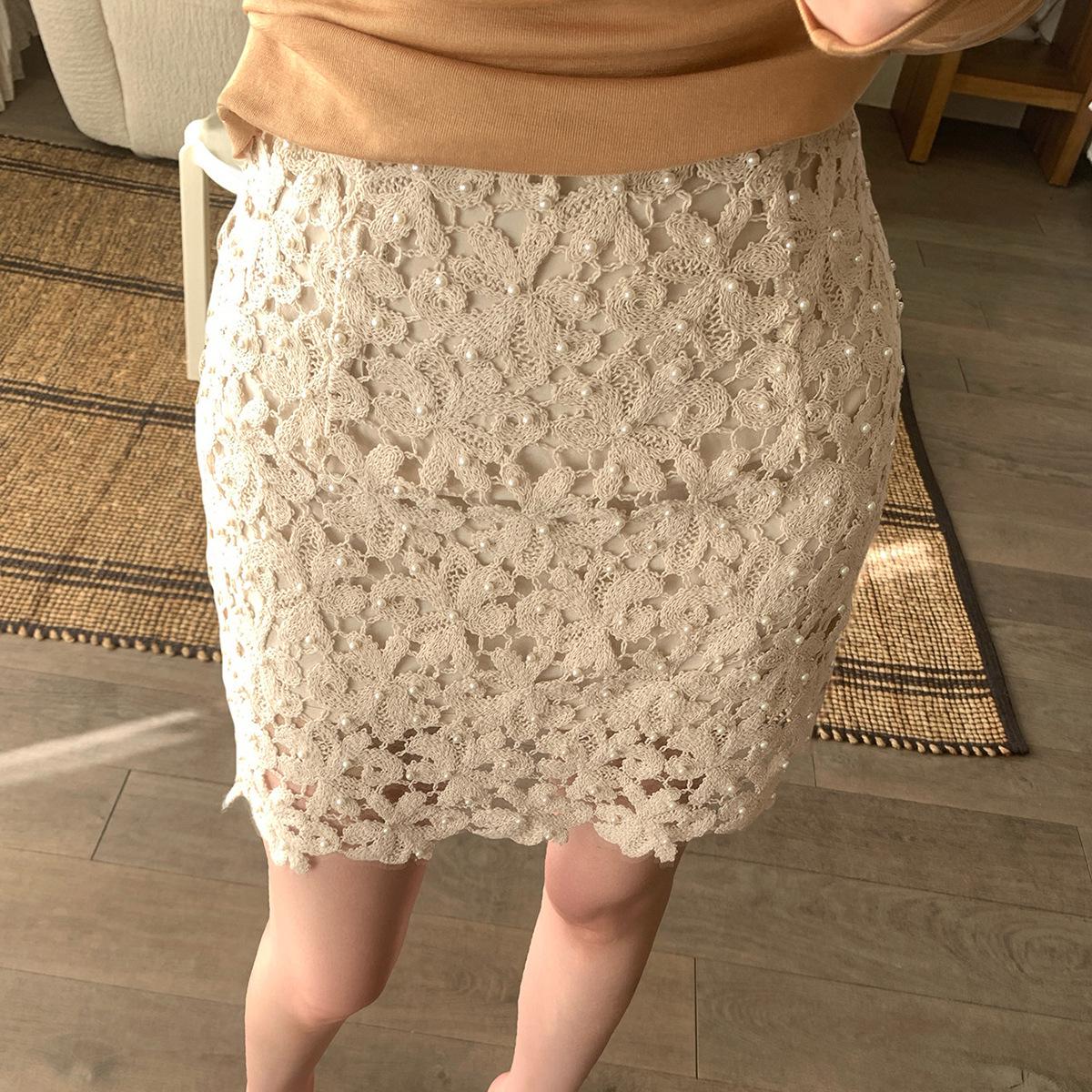 

Fanhua Yao Yao Lace High-Waisted Beaded Mini Skirt L