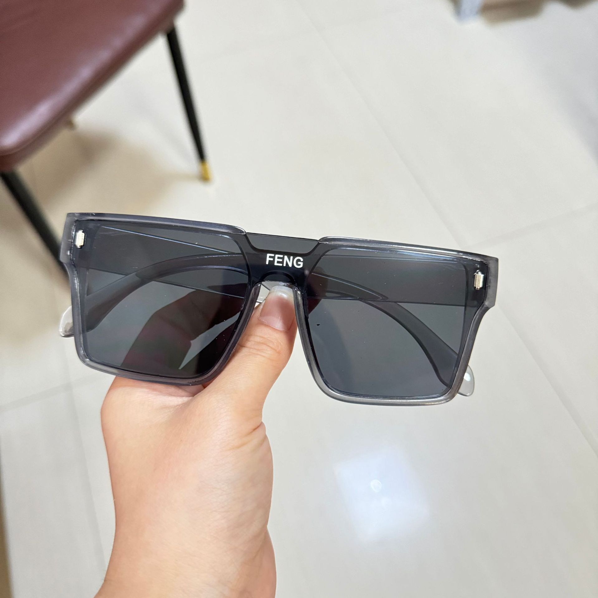 

Новые женские солнцезащитные очки с квадратной оправой, цельные, модные, в трендовом панк-стиле, очки для уличной фотографии, солнцезащитные очки 1PC