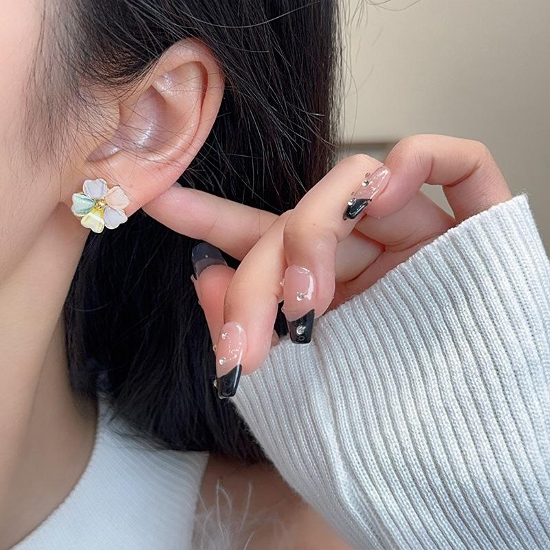Colorful Daisy Stud Earrings for women Luxury Exquisite High Sweet Cute Flower Ear Studs Simple Girl's Daily Party Jewelry Gift