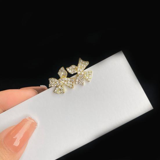 

Серьги с серебряной иглой с бриллиантовым узлом