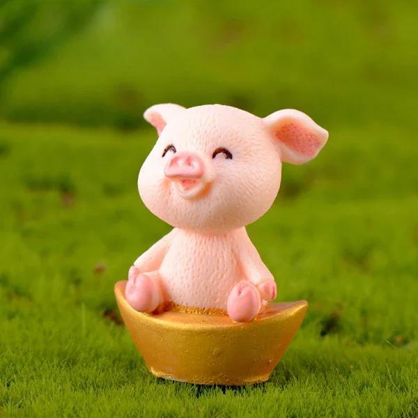 Small Pig Resin Ornaments Creative Mini 5 Kinds Cartoon Pig Statuary Decorative Suitable Home Desktop Cute Animals Decor Statue