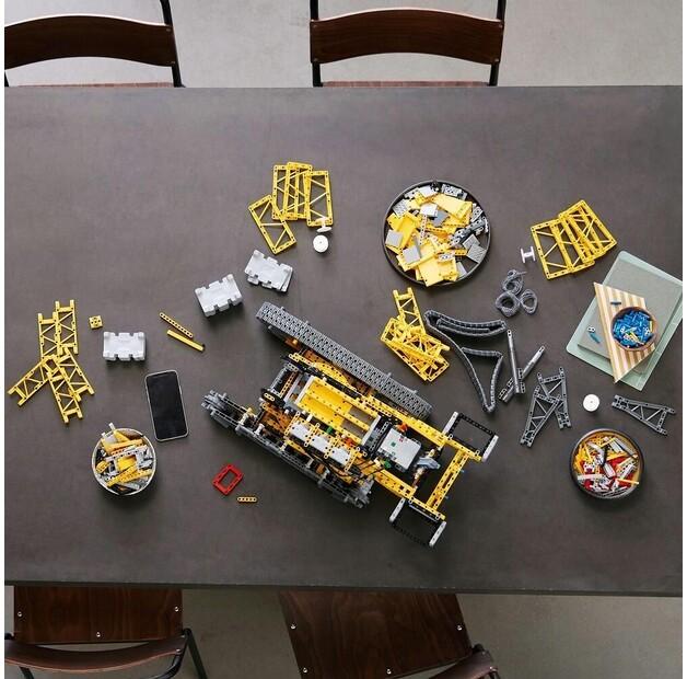 LEGO Technic 42146 Liebherr LR 13000 Crawler Crane